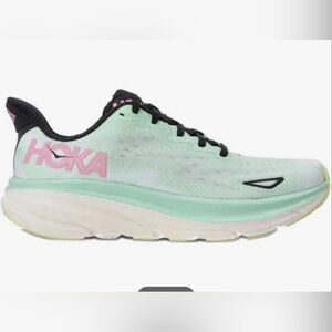 Hoka One One Clifton 9 women size 6